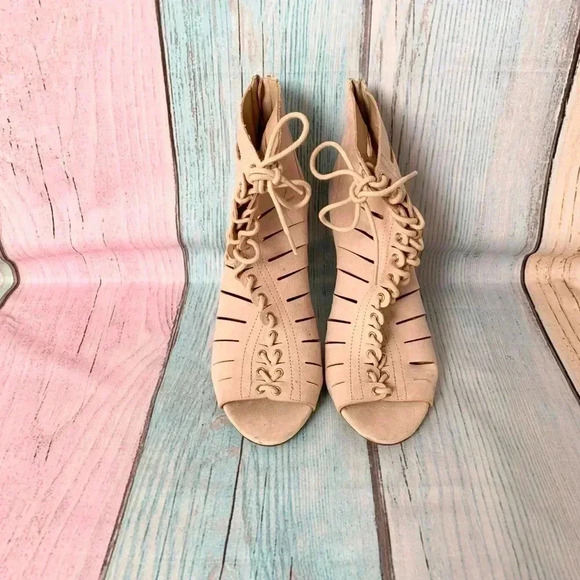 Pink forever21 cut out lace up heels - Picture 4 of 13